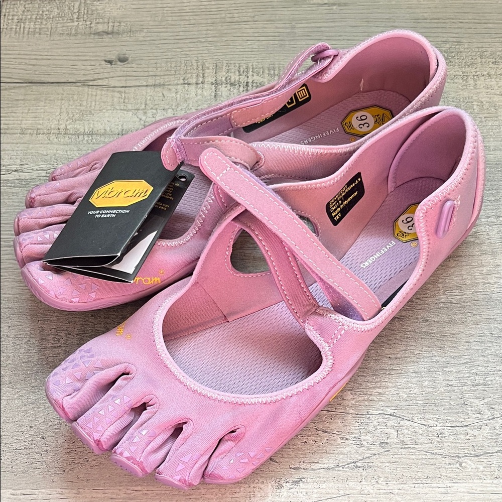 Vibram FiveFingers Purple Toe Shoes Size 36 New